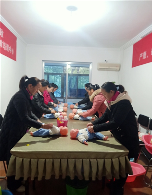岳陽月嫂，岳陽育嬰師，岳陽催乳師，岳陽產(chǎn)后康復(fù)，岳陽小兒推拿培訓(xùn)中心